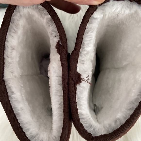 DAWGS brand new boots in the box so soft and warm brown color - Picture 9 of 10